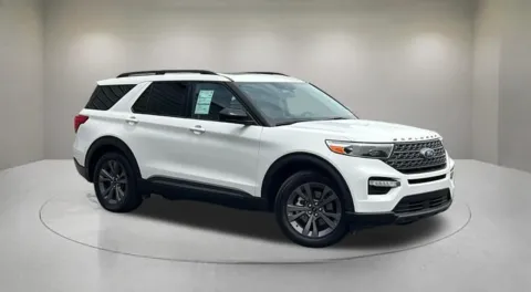 White 2023 Ford Explorer XLT for sale in Indio, CA