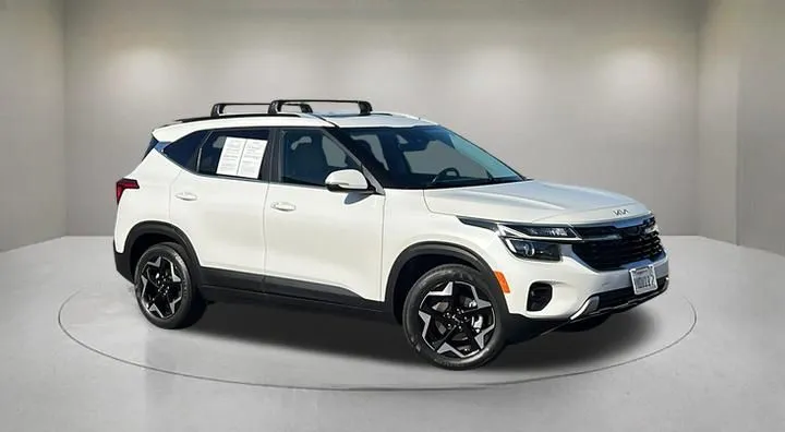 White 2025 Kia Seltos EX for sale in Indio, CA