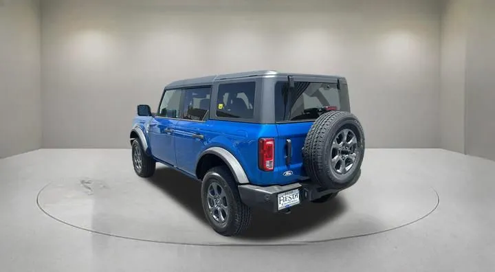 Ford Bronco photo 2