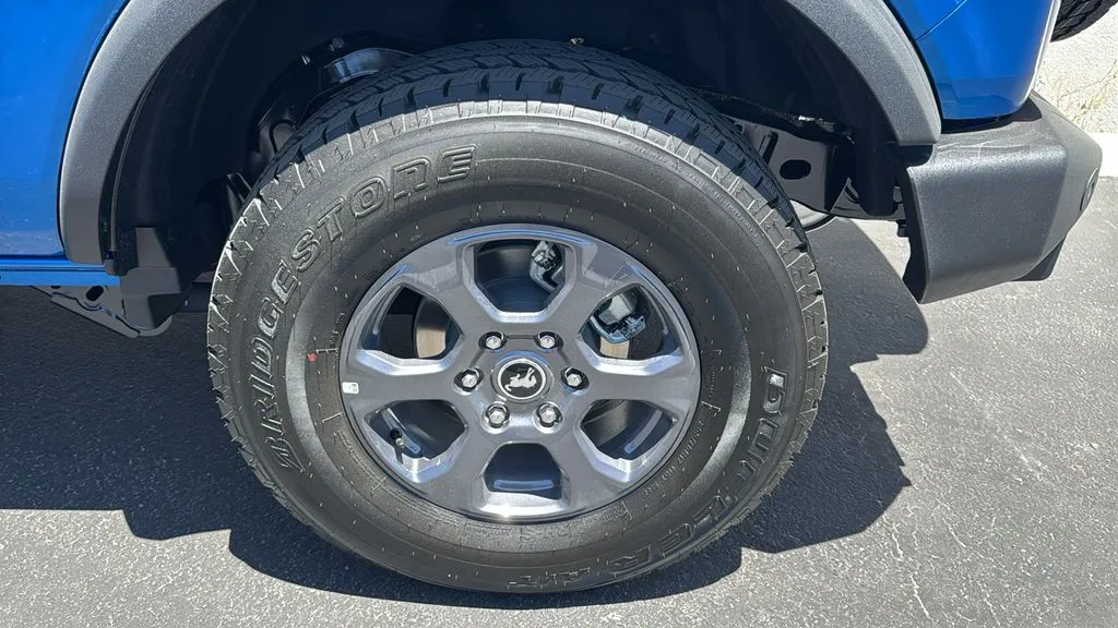 Ford Bronco photo 7