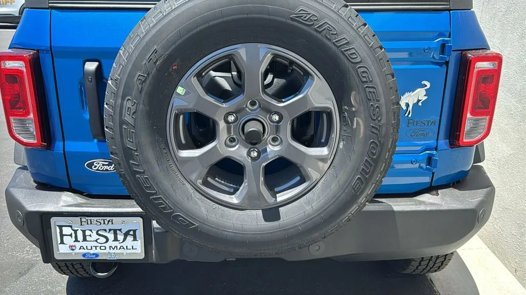 Ford Bronco photo 6