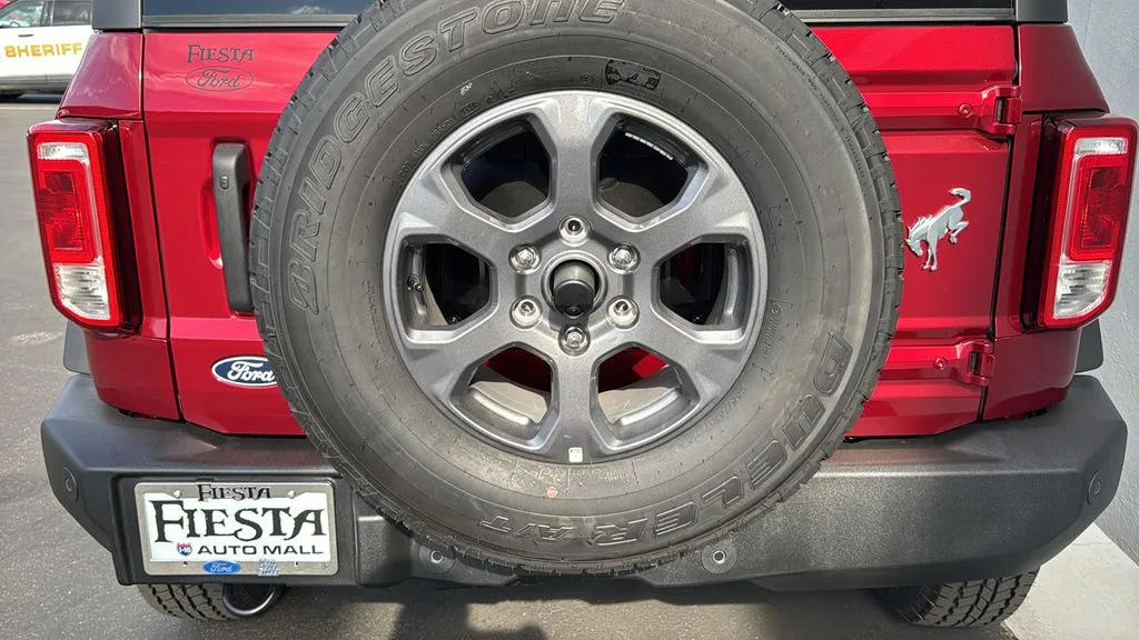 Ford Bronco photo 6