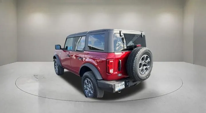 Ford Bronco photo 2