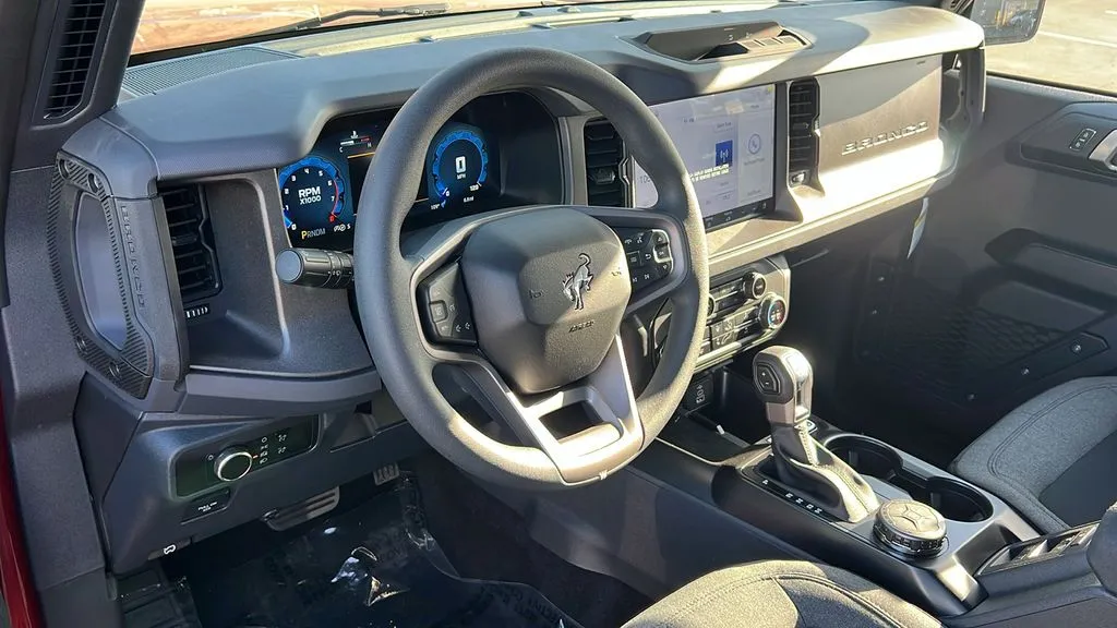 Ford Bronco photo 12