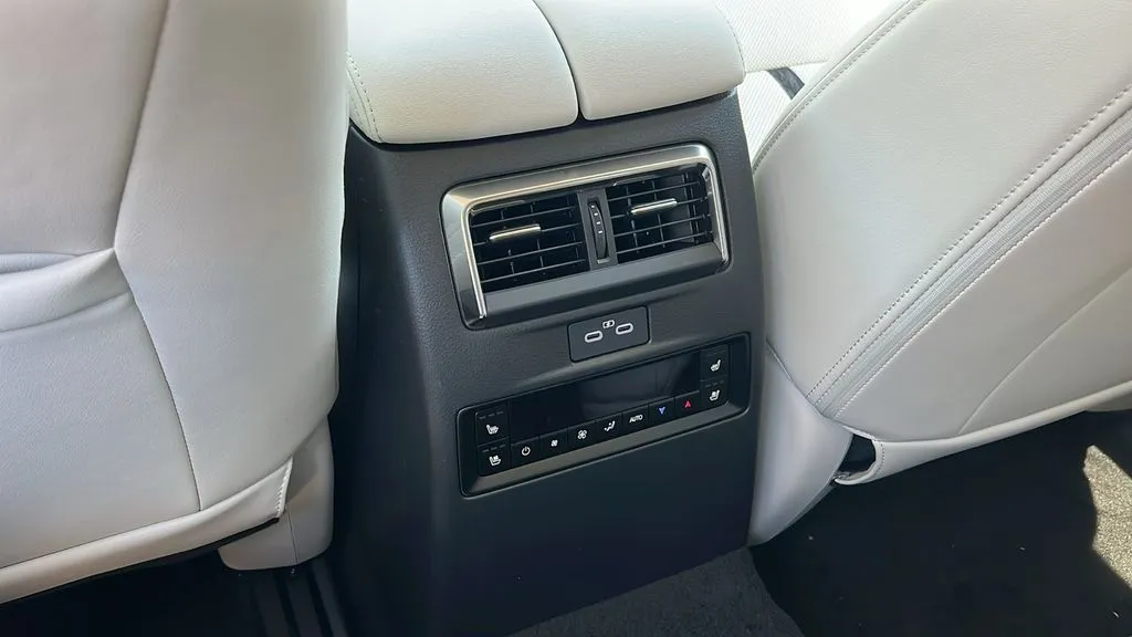 Mazda CX-90 photo 10