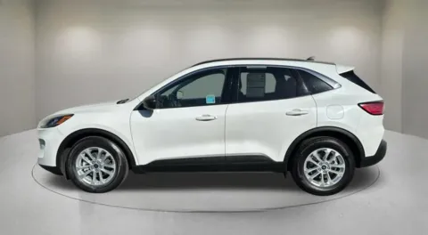 More photos of 2022 Ford Escape Hybrid SE at Fiesta Ford, Inc., CA