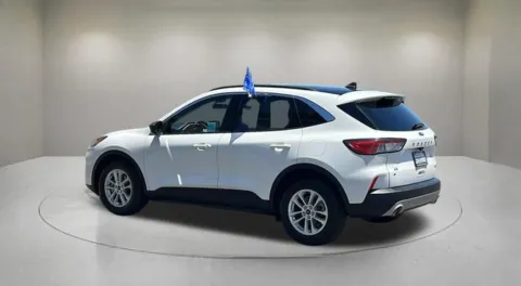 More photos of 2022 Ford Escape Hybrid SE at Fiesta Ford, Inc., CA