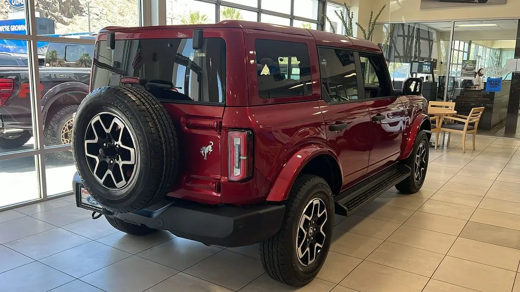 Ford Bronco photo 3