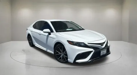 White 2023 Toyota Camry SE for sale in Indio, CA