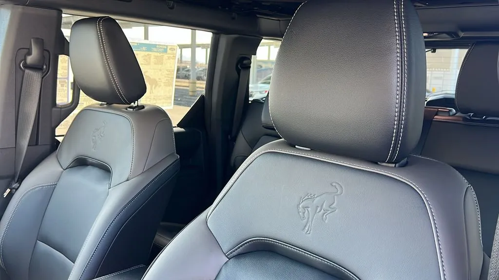 Ford Bronco photo 15