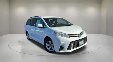 White 2019 Toyota Sienna LE for sale in Indio, CA