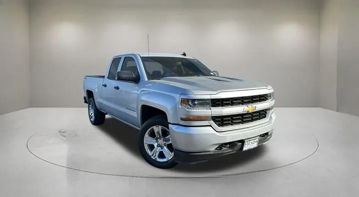 2018 Chevrolet Silverado 1500 Custom 4X4 Double Cab Std Box's photo