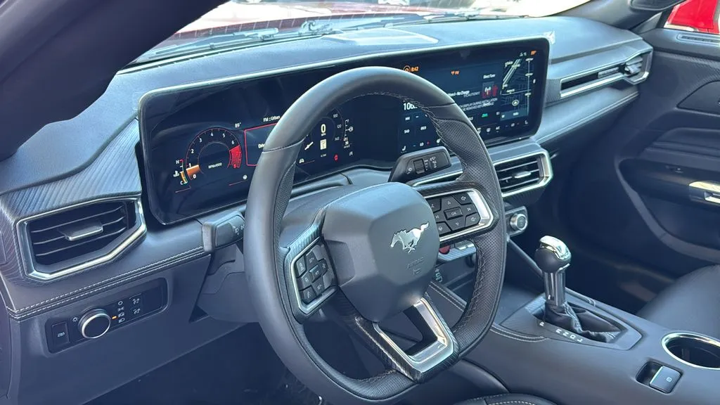 Ford Mustang photo 12