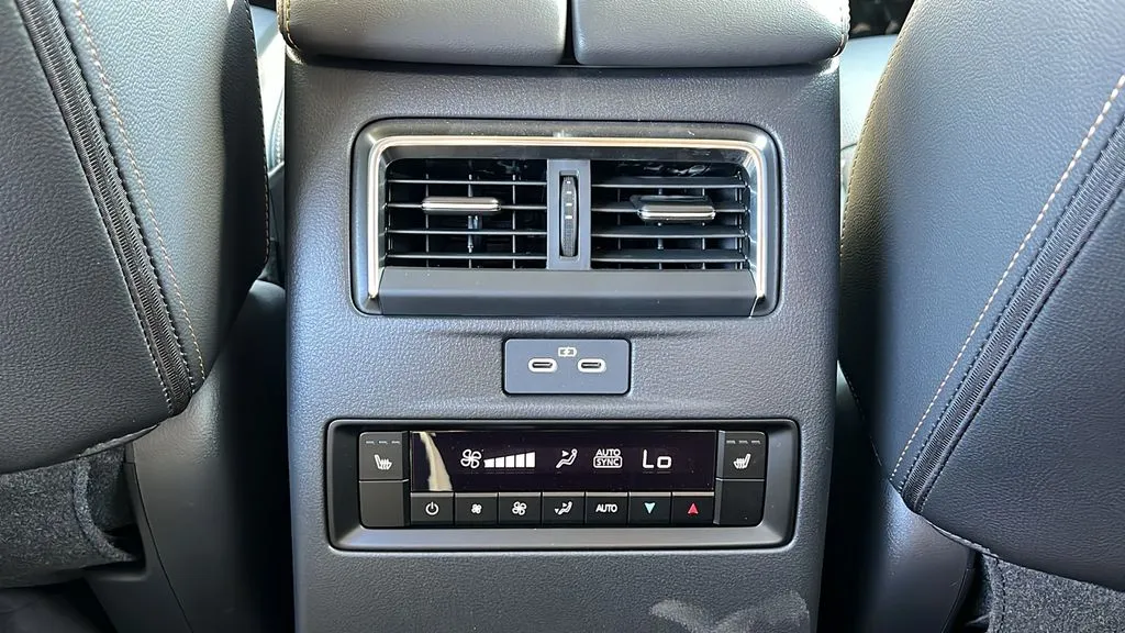 Mazda CX-90 photo 9