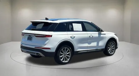 More photos of 2022 Lincoln Corsair Standard at Fiesta Ford, Inc., CA