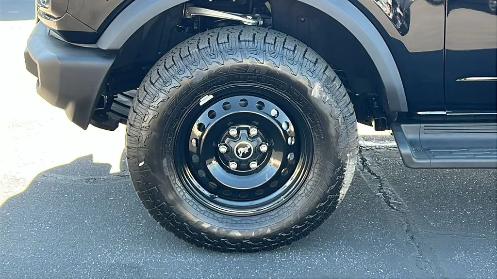 Ford Bronco photo 8