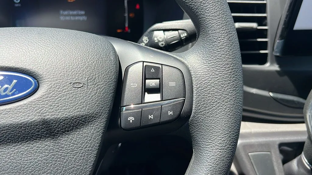 Ford Transit-150 photo 19