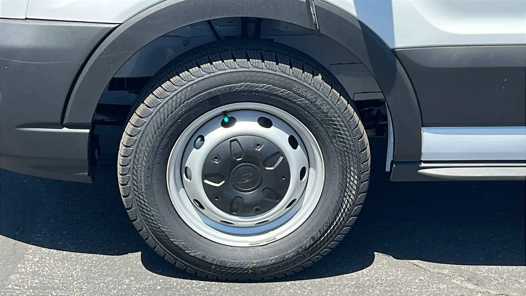 Ford Transit-150 photo 9