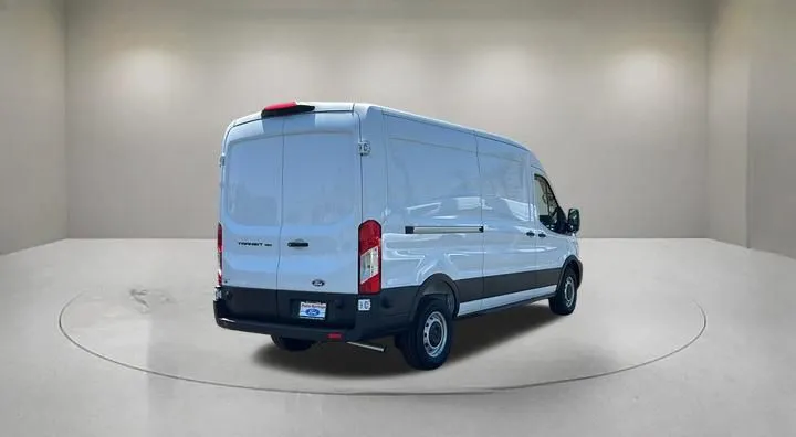 Ford Transit-150 photo 5