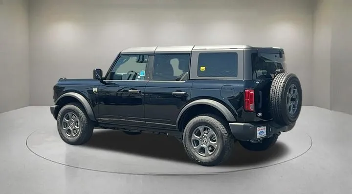 Ford Bronco photo 4