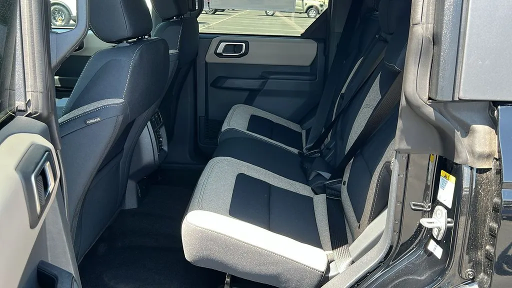 Ford Bronco photo 10