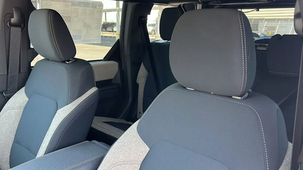Ford Bronco photo 13