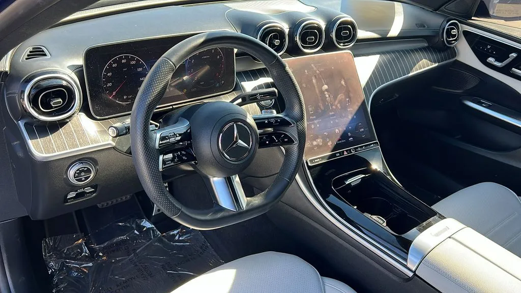 Mercedes-Benz C-Class photo 12