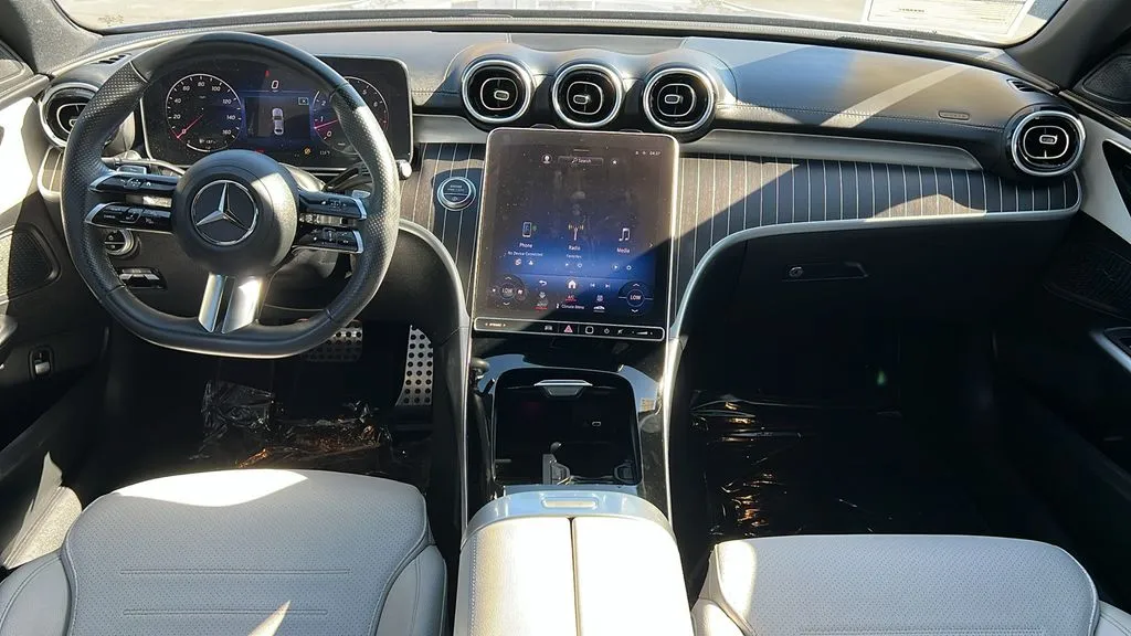 Mercedes-Benz C-Class photo 9