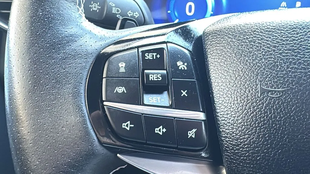 Ford Explorer photo 12