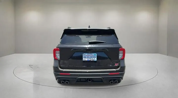 Ford Explorer photo 3