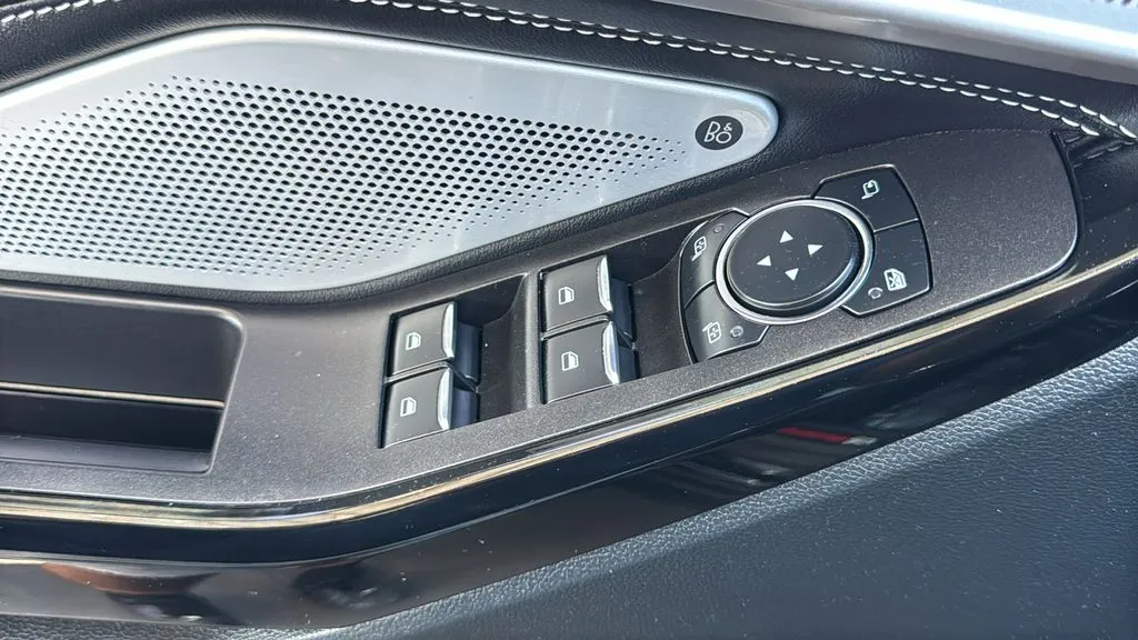 Ford Explorer photo 19