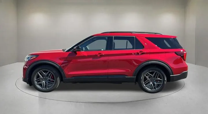Ford Explorer photo 3