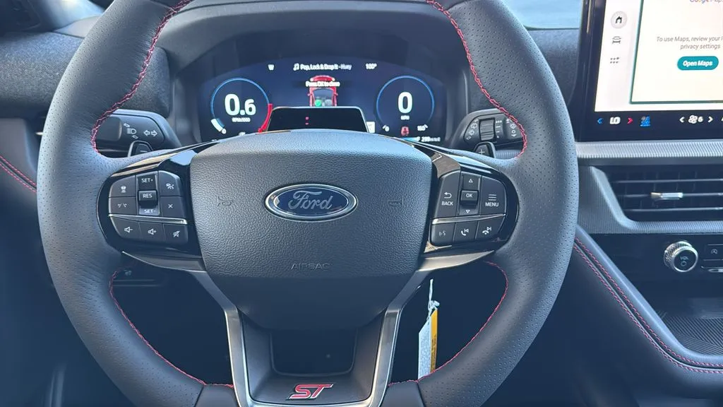 Ford Explorer photo 8