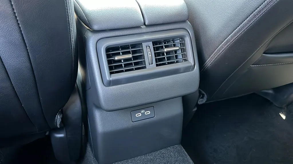 Mazda CX-50 photo 10