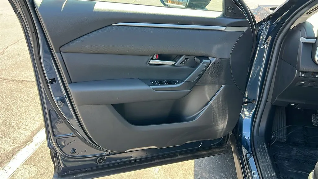 Mazda CX-50 photo 13