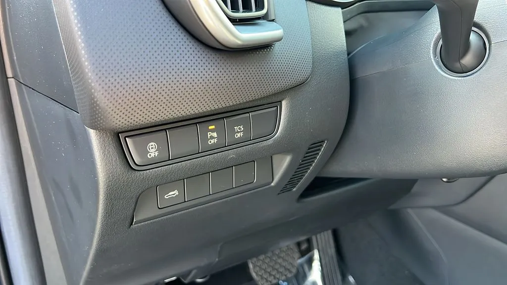 Mazda CX-50 photo 16
