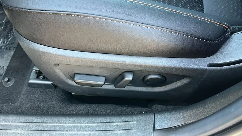 Mazda CX-50 photo 16