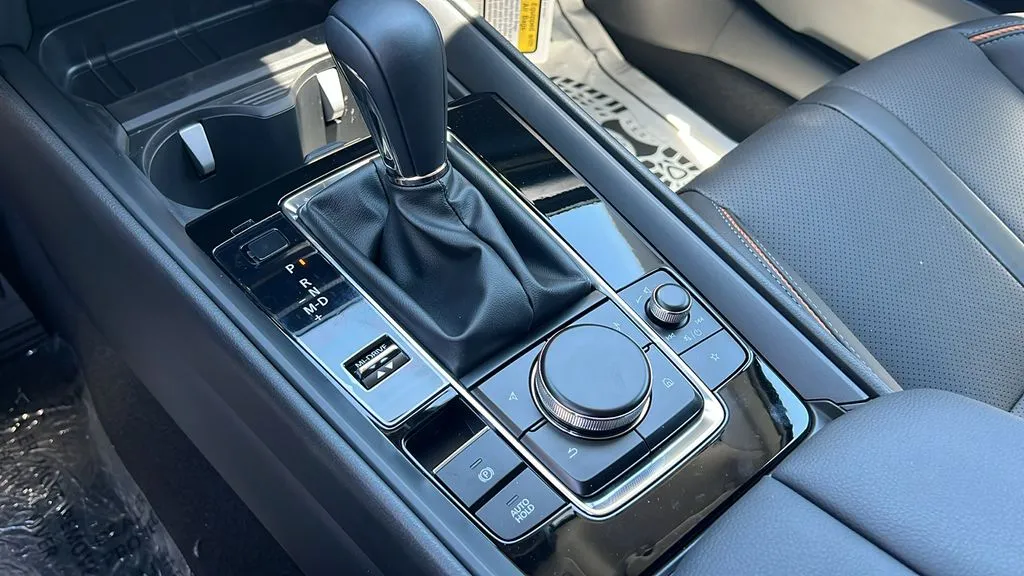 Mazda CX-50 photo 17