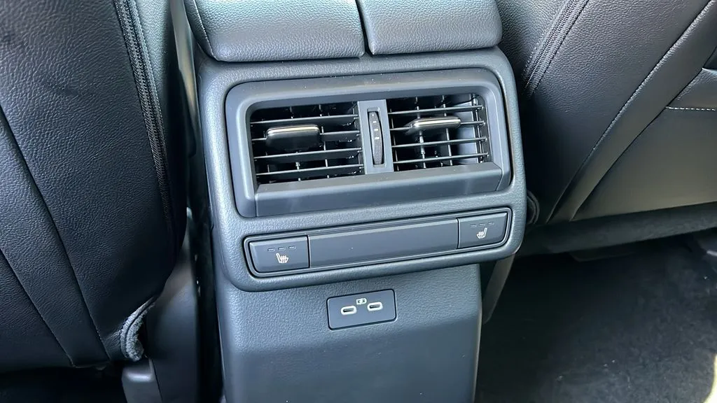 Mazda CX-50 photo 10