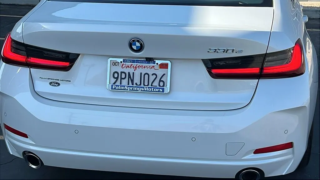 BMW 3 Series photo 6