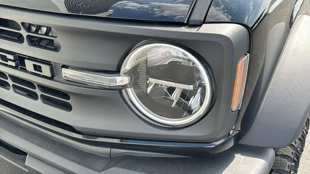 Ford Bronco photo 4