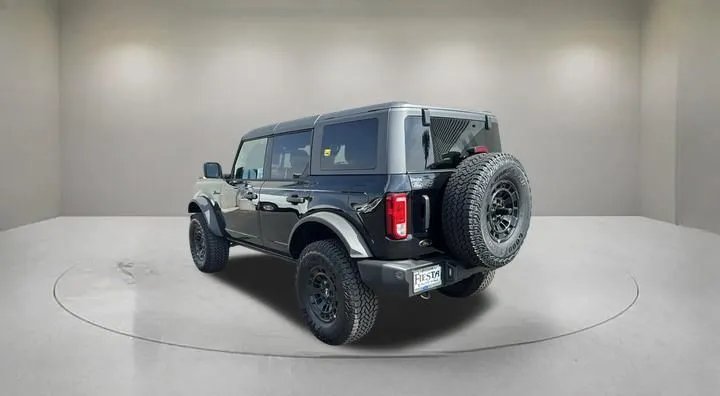 Ford Bronco photo 2
