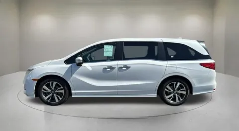 More photos of 2023 Honda Odyssey Touring at Fiesta Ford, Inc., CA