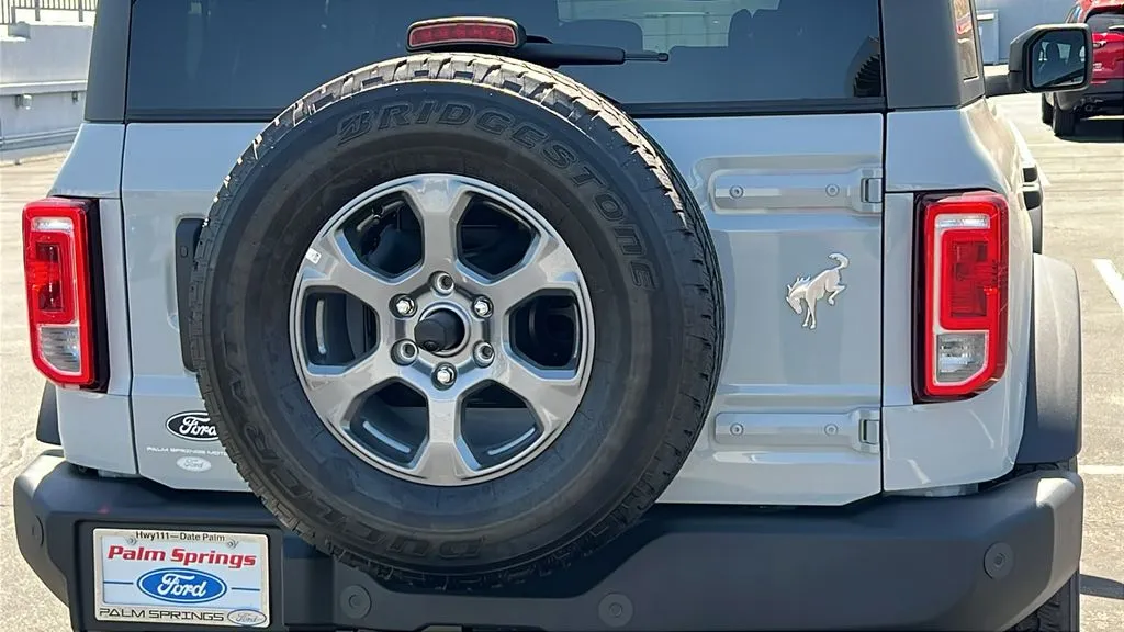 Ford Bronco photo 6