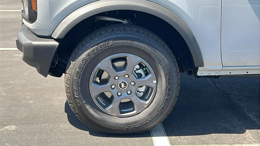 Ford Bronco photo 8