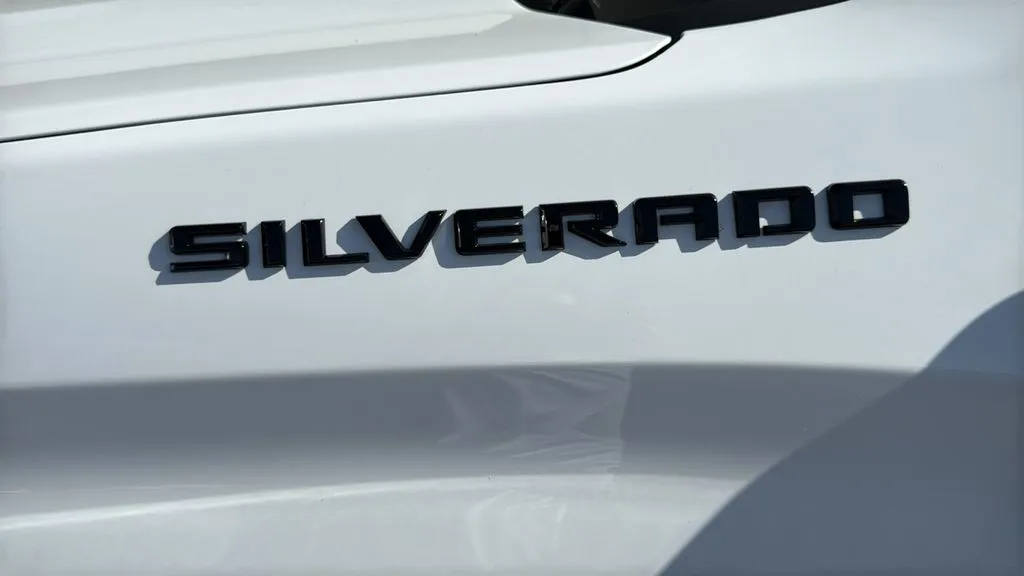 Chevrolet Silverado photo 7
