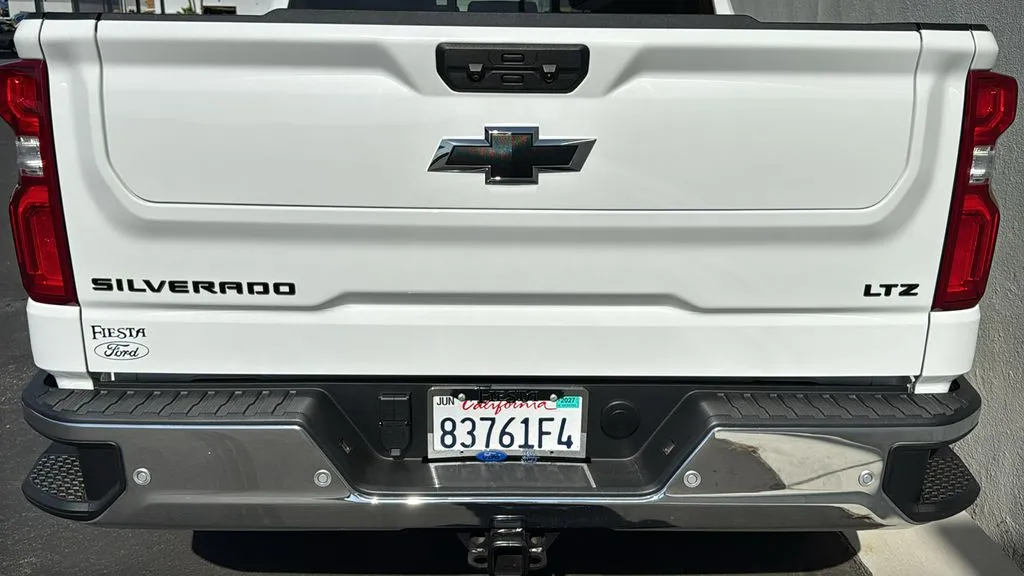 Chevrolet Silverado photo 8