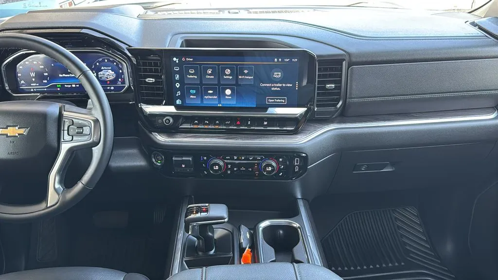 Chevrolet Silverado photo 10