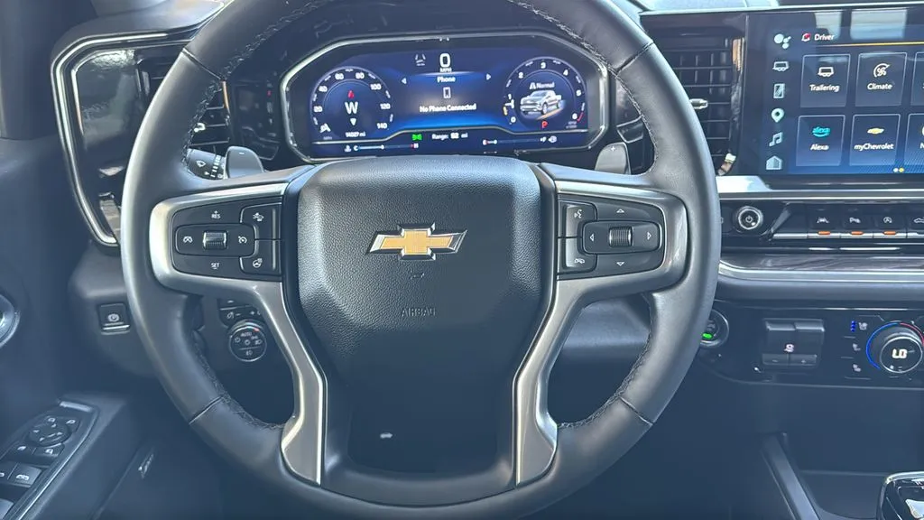 Chevrolet Silverado photo 11