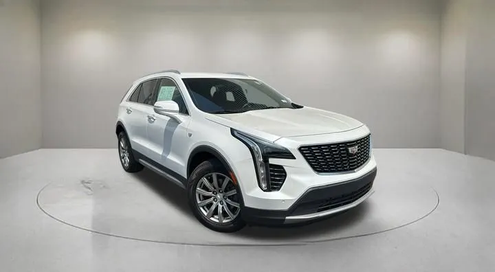 White 2022 Cadillac XT4 Premium Luxury for sale in Indio, CA